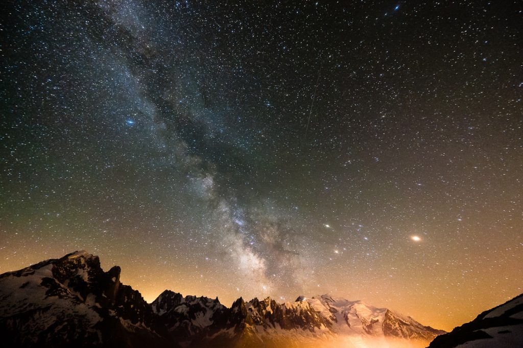 cours astrophoto à Chamonix face au Mont Blanc Astrophotography above the Mont Blanc, Chamonix, France
